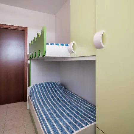 Flowered Balcony - 2 Bedrooms Apartment Sirmione