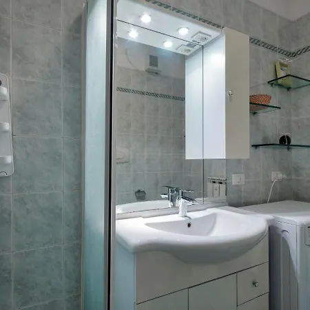 Flowered Balcony - 2 Bedrooms Appartement *