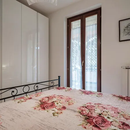 Flowered Balcony - 2 Bedrooms 公寓 *