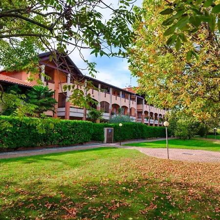 Flowered Balcony - 2 Bedrooms Sirmione