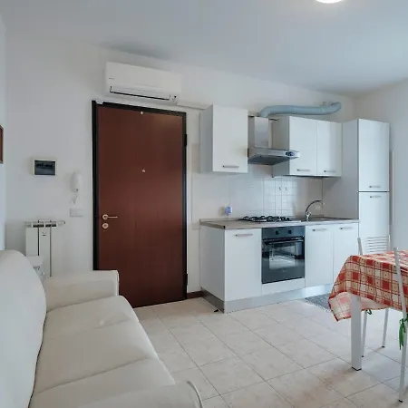 Apartment Flowered Balcony - 2 Bedrooms *
