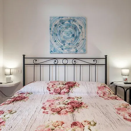 Apartment Flowered Balcony - 2 Bedrooms